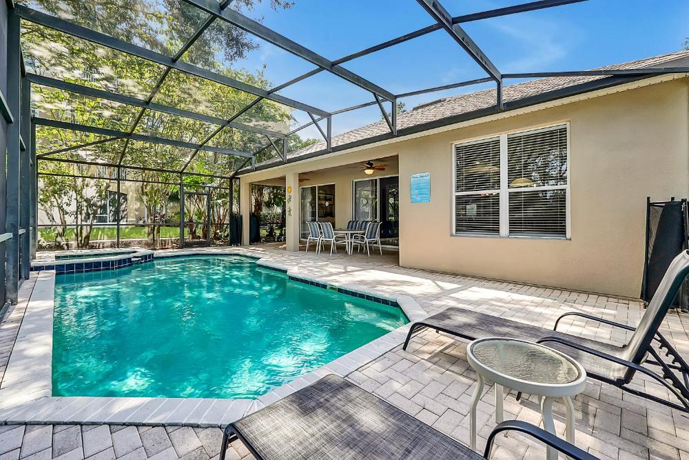 Mickey's Ranch - 4 bed pool home - Windsor Hills